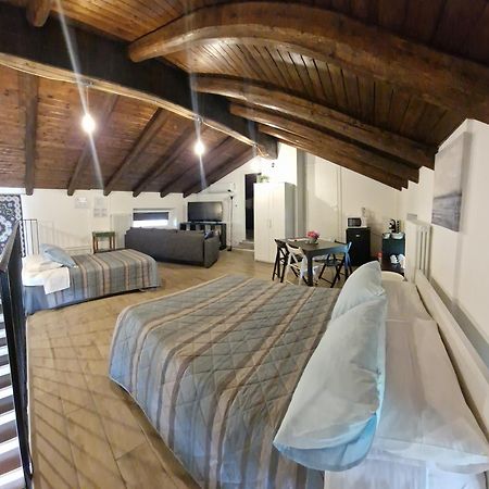 La Tana Dei Corgi Bed and Breakfast Moncrivello Εξωτερικό φωτογραφία