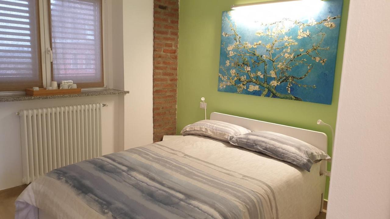 La Tana Dei Corgi Bed and Breakfast Moncrivello Δωμάτιο φωτογραφία