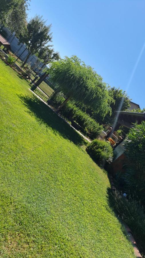 La Tana Dei Corgi Bed and Breakfast Moncrivello Εξωτερικό φωτογραφία