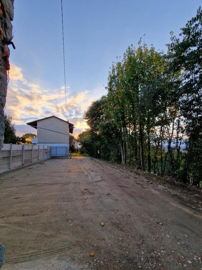 La Tana Dei Corgi Bed and Breakfast Moncrivello Εξωτερικό φωτογραφία