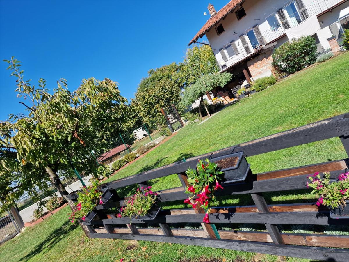 La Tana Dei Corgi Bed and Breakfast Moncrivello Εξωτερικό φωτογραφία