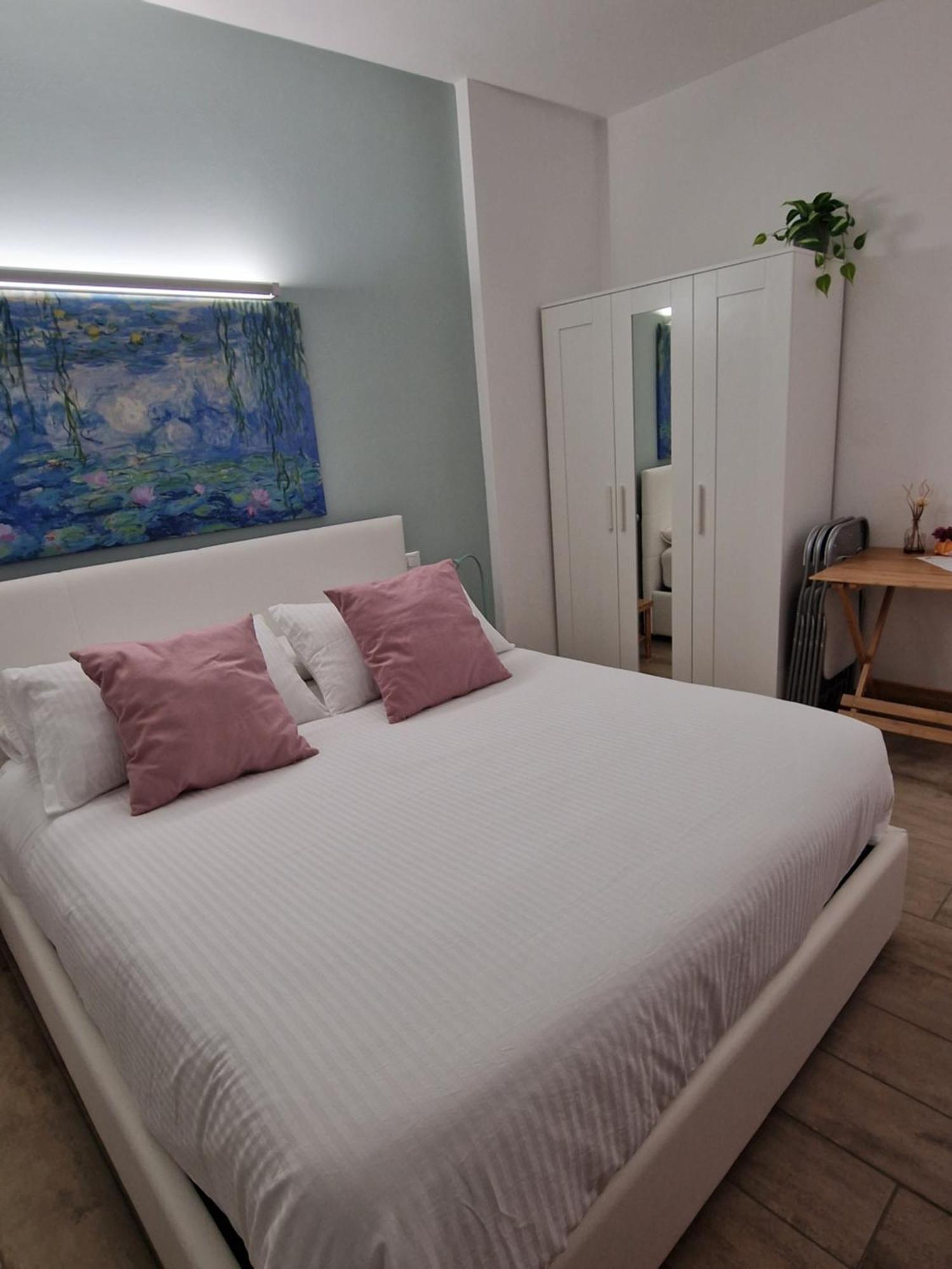 La Tana Dei Corgi Bed and Breakfast Moncrivello Δωμάτιο φωτογραφία