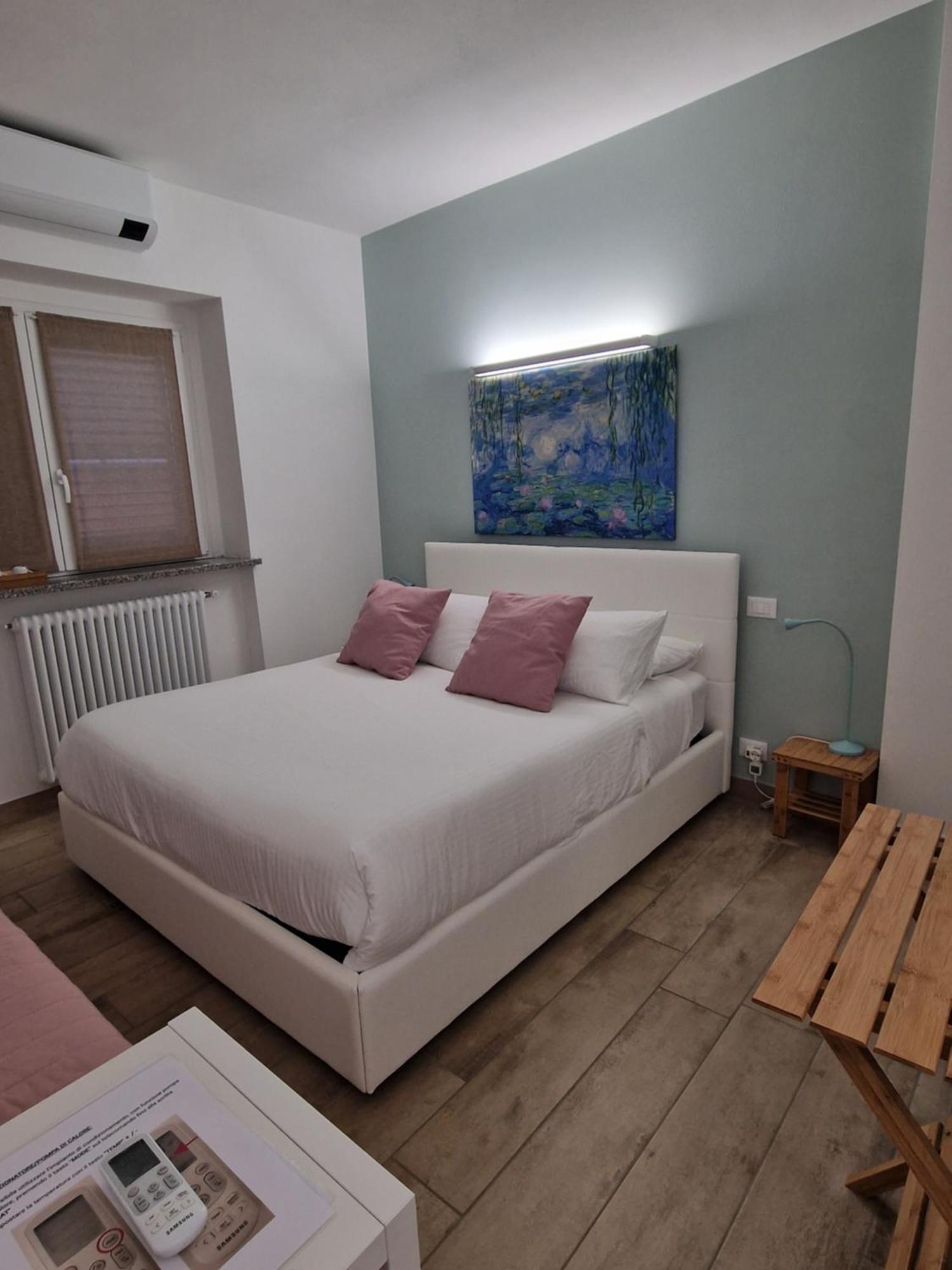 La Tana Dei Corgi Bed and Breakfast Moncrivello Δωμάτιο φωτογραφία