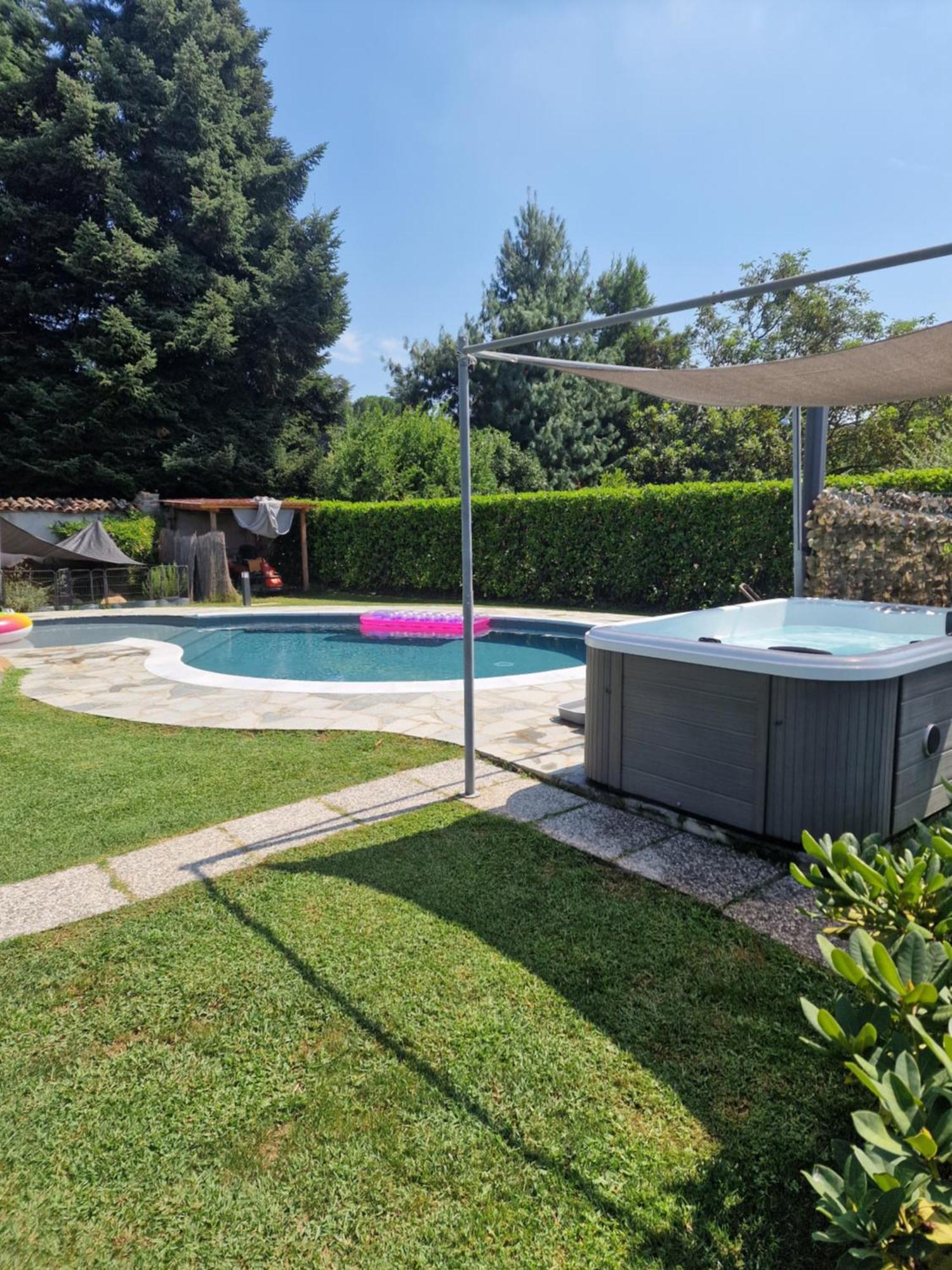 La Tana Dei Corgi Bed and Breakfast Moncrivello Εξωτερικό φωτογραφία